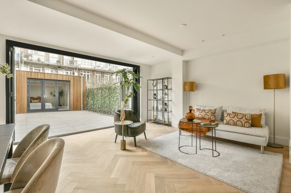 Quelle est la meilleure configuration d'un jardin de balcon pour la culture de plantes aromatiques ?