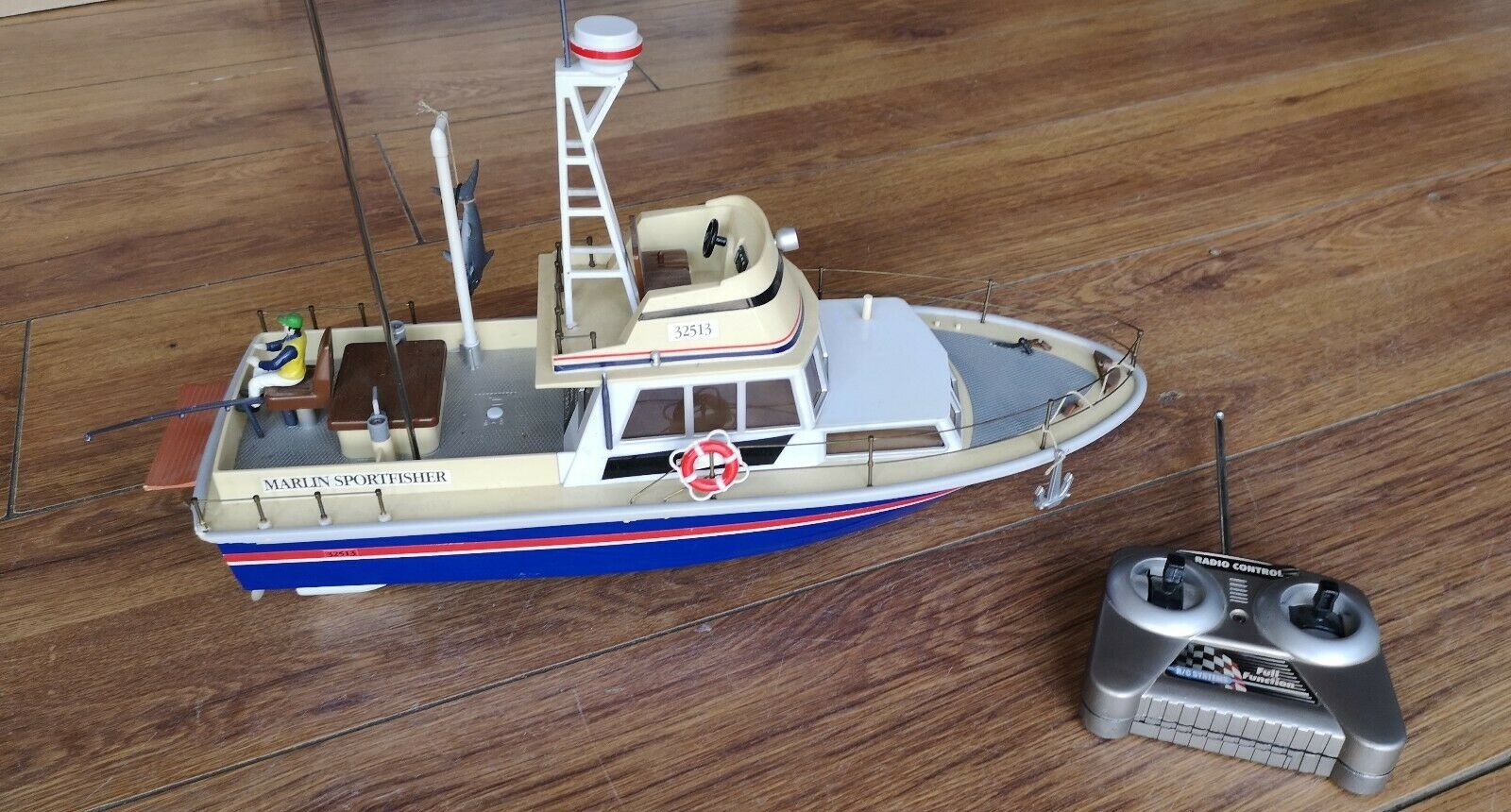 Comment utiliser un bateau radiocommandé